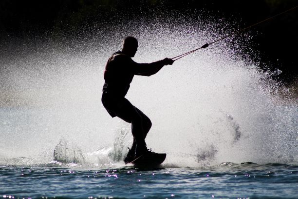 sporty wodne wakeboard surfing kontuzje